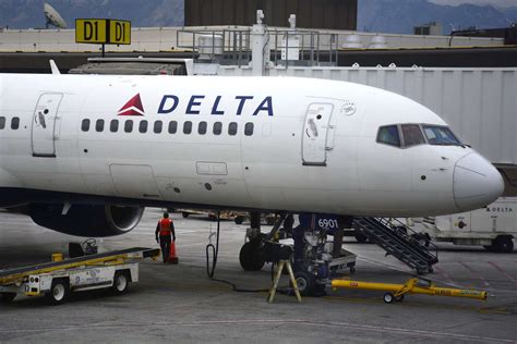 Toronto Crash: Delta Faces Passenger Lawsuit