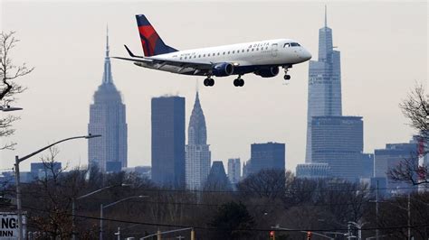 Toronto Crash: Texas Passenger Sues Delta